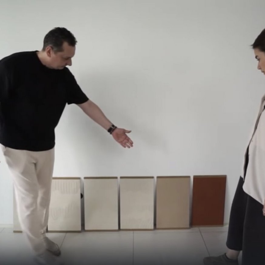 Сегодня вышла передача "Квартирный вопрос" на НТВ с участием Василия Серова, где он выступает в качестве эксперта по декоративным покрытиям